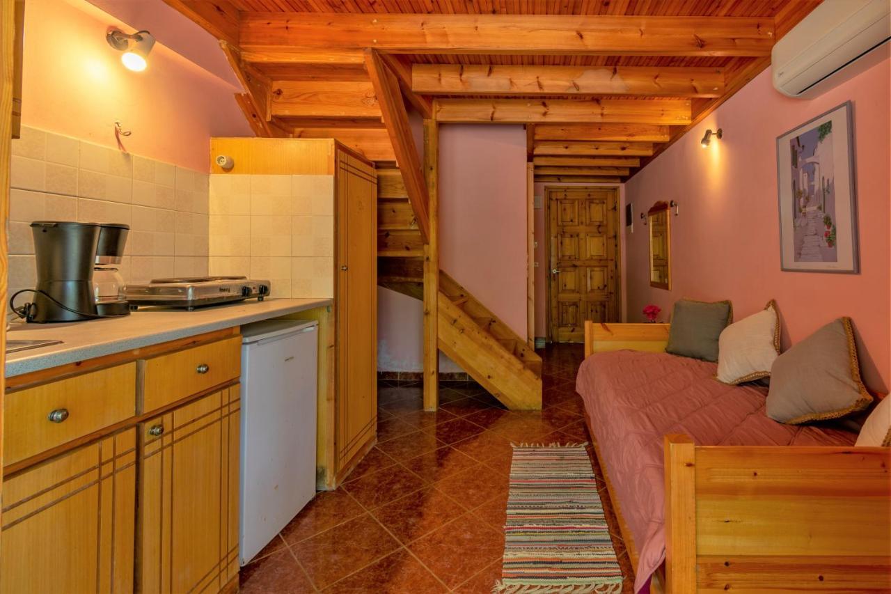 Villa Olive Apartments Ипсос Екстериор снимка