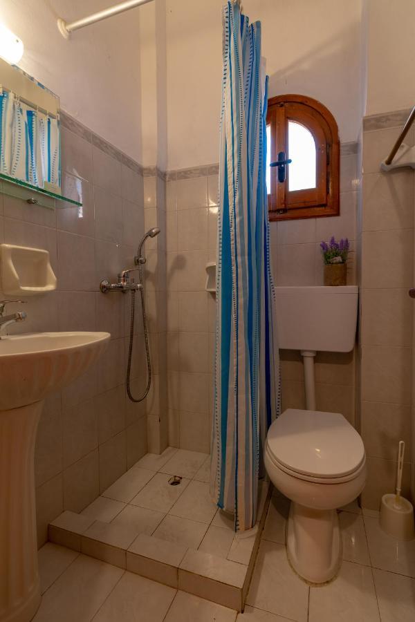 Villa Olive Apartments Ипсос Екстериор снимка