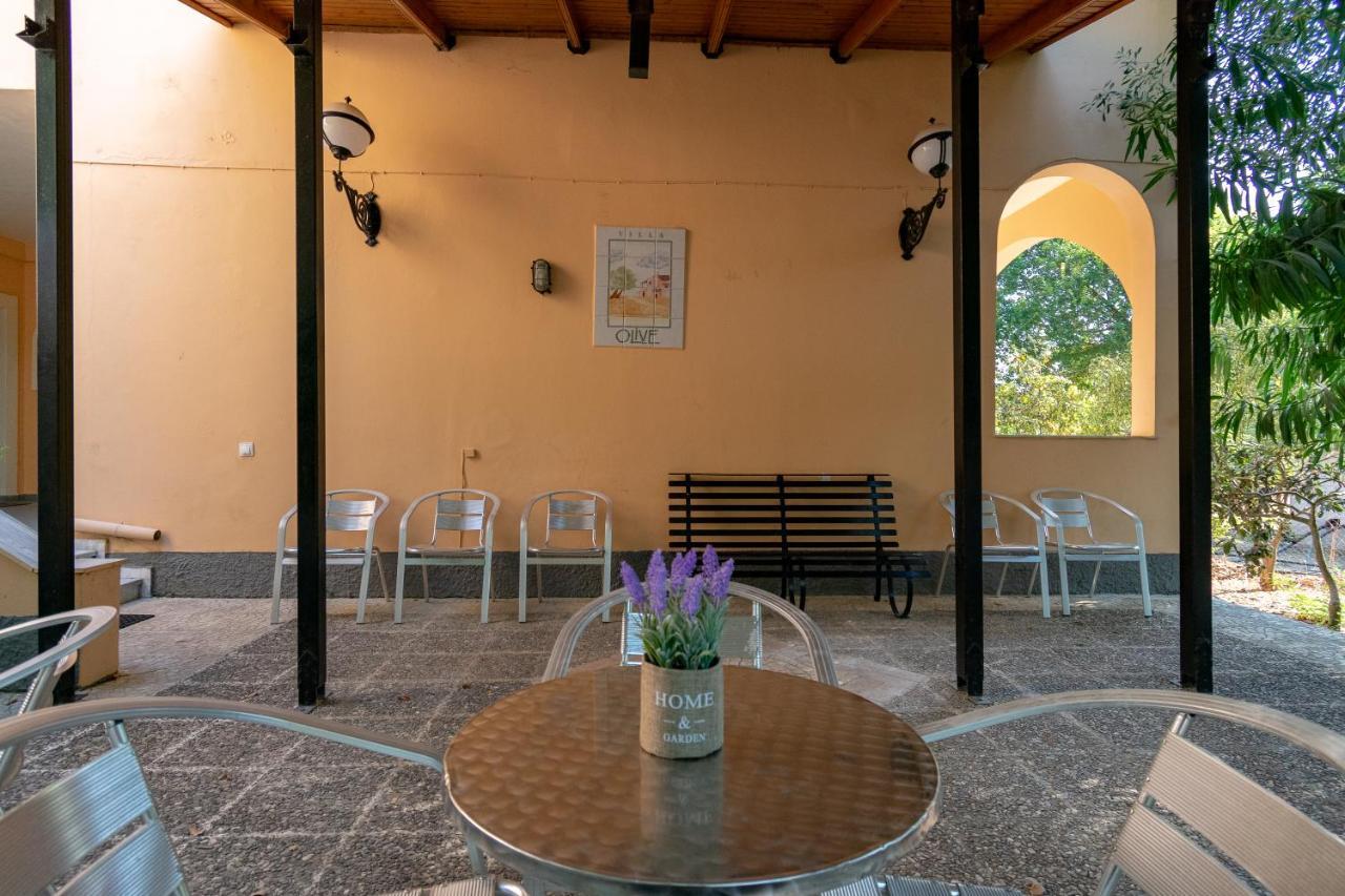 Villa Olive Apartments Ипсос Екстериор снимка